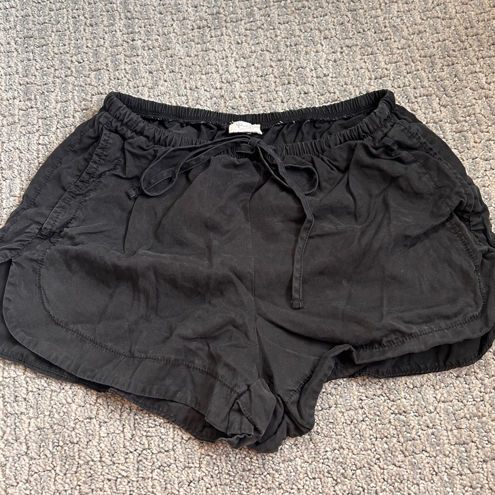 Black brandy melville shorts